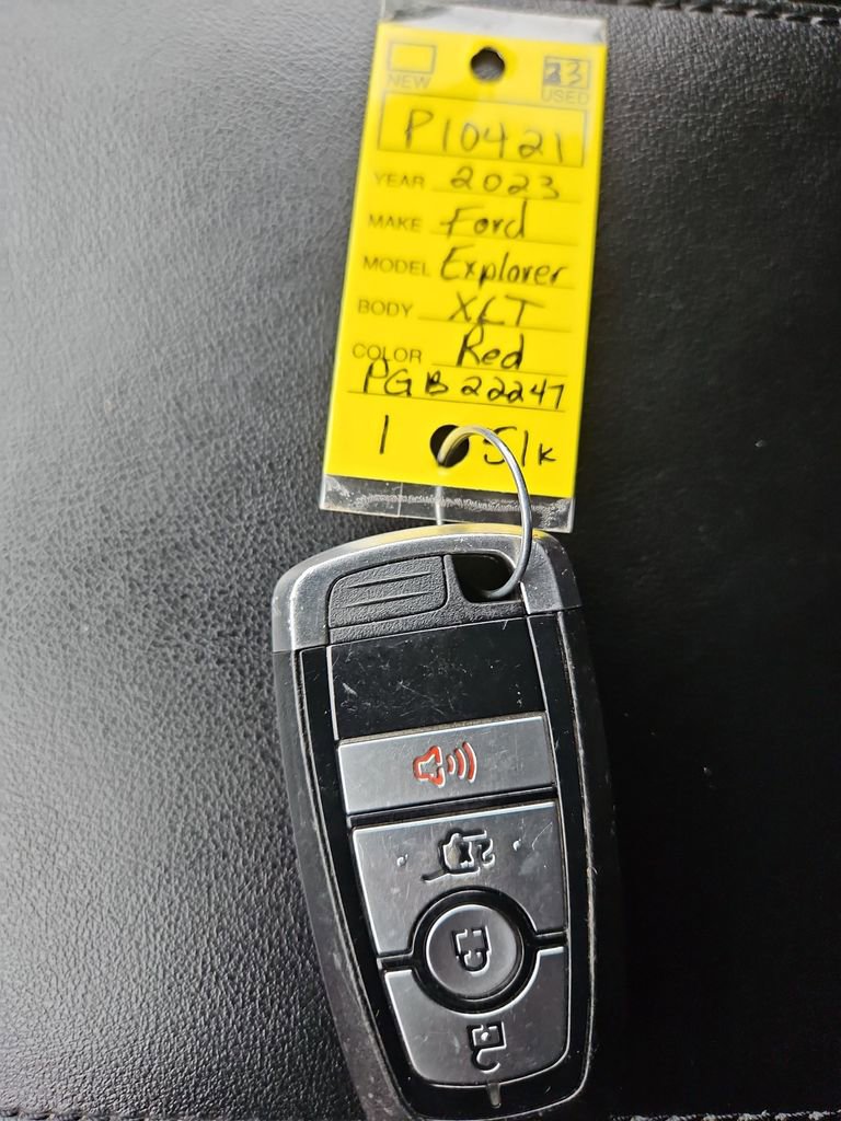 Used 2023 Ford Explorer XLT AWD/4WD image 28