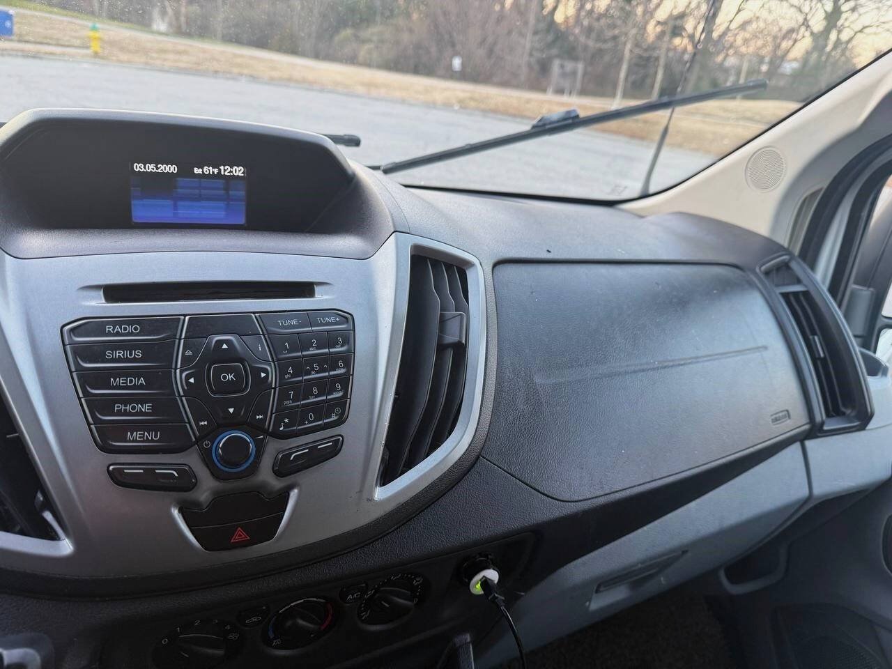 Used 2015 Ford Transit 350 XLT RWD image 10