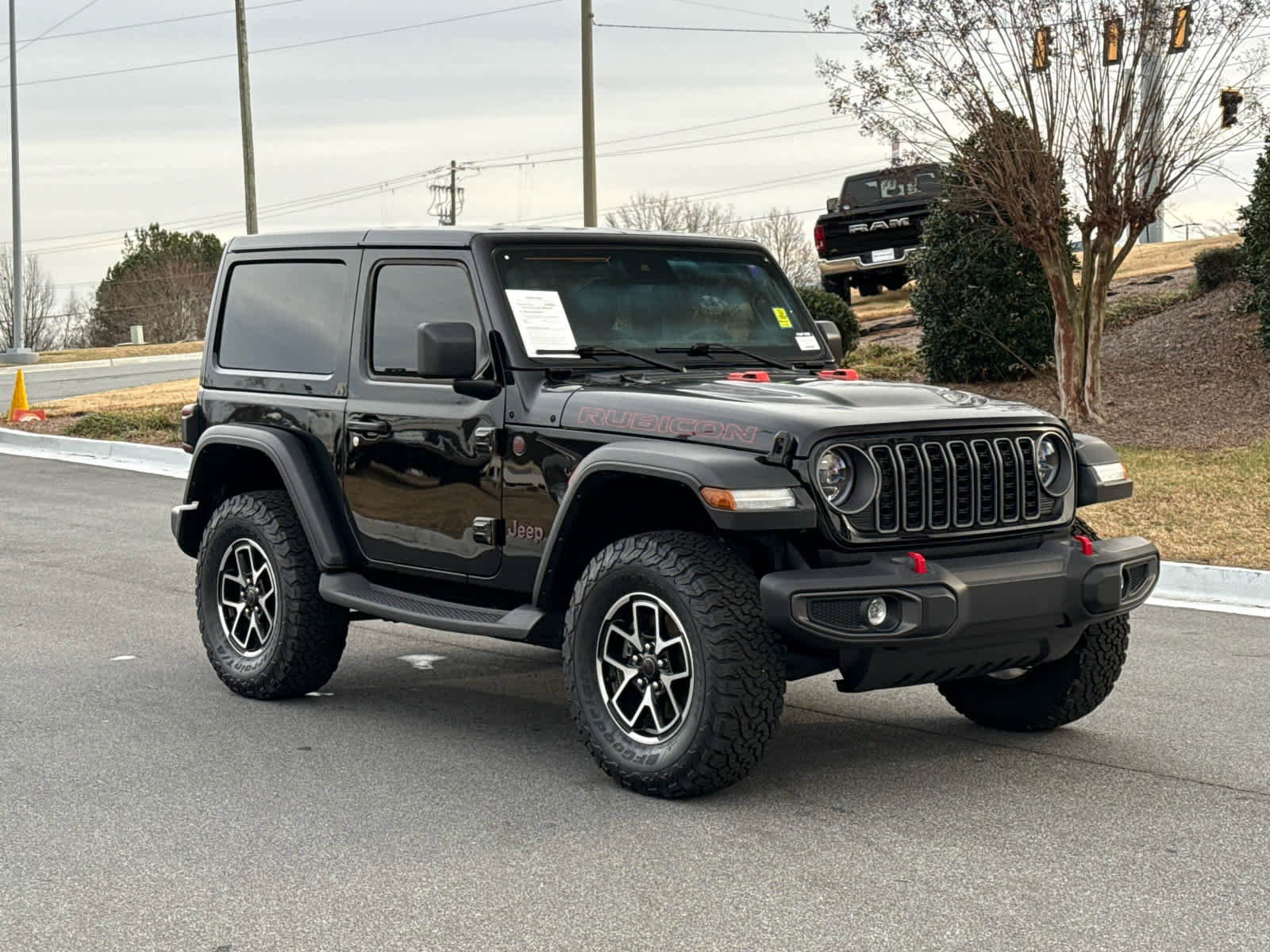 Used 2025 Jeep Wrangler Rubicon w/ Convenience Group image 8