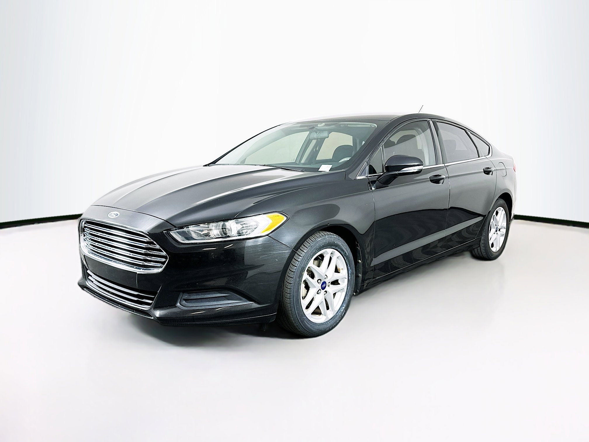 Used 2014 Ford Fusion SE image 3