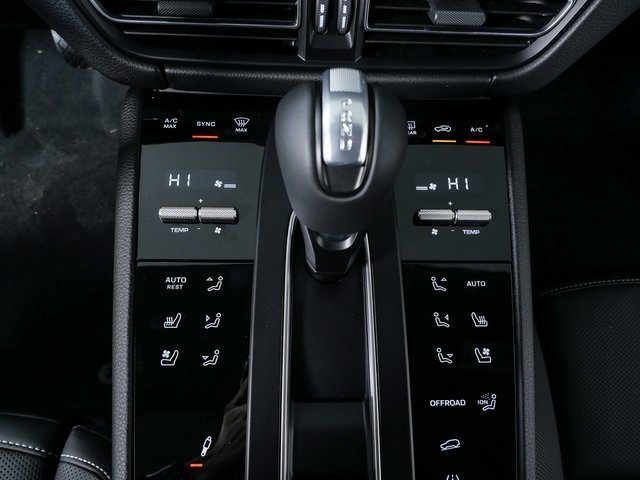 New 2026 Porsche Macan GTS image 15