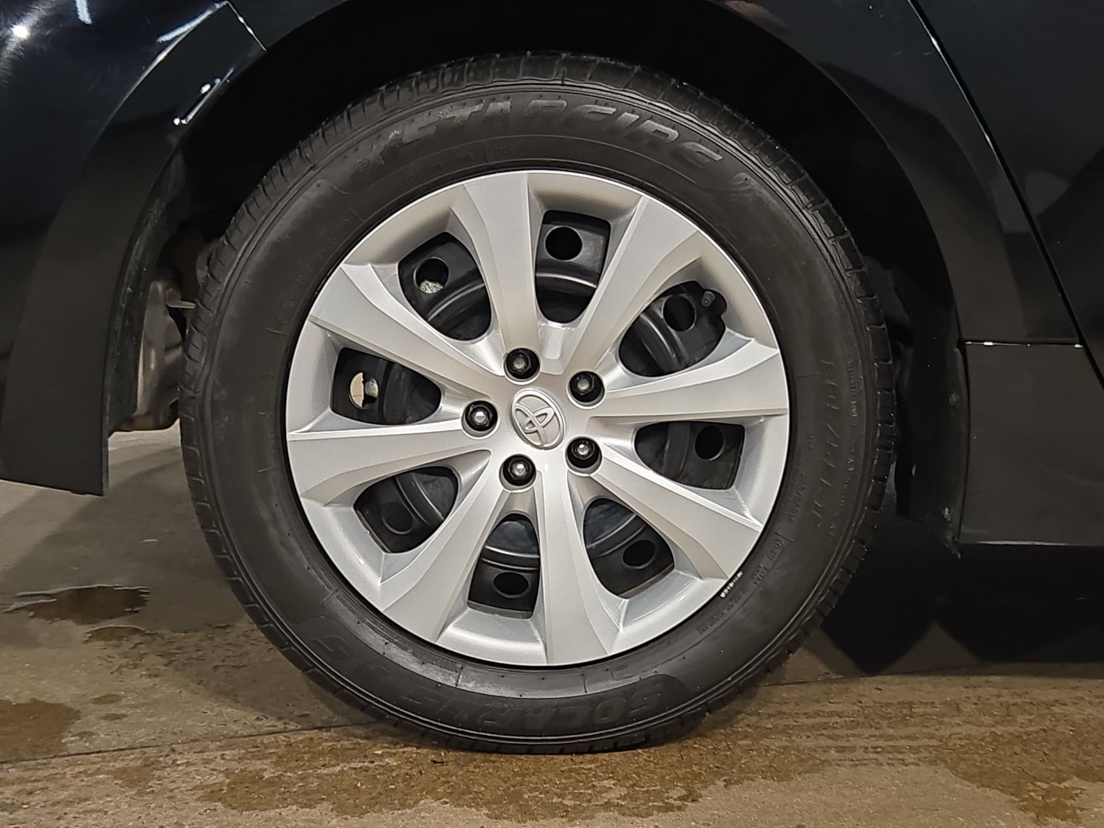 Used 2024 Toyota Corolla LE FWD image 17