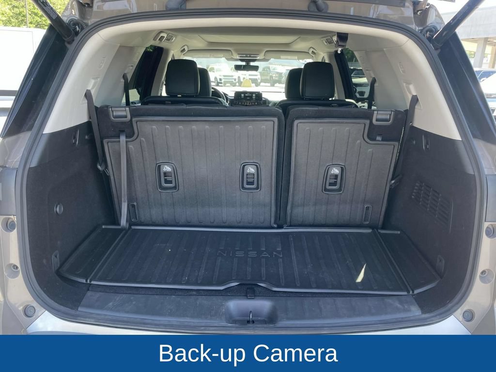 Used 2025 Nissan Pathfinder Platinum AWD/4WD image 19