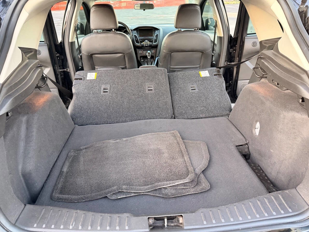 Used 2017 Ford Focus Titanium image 36