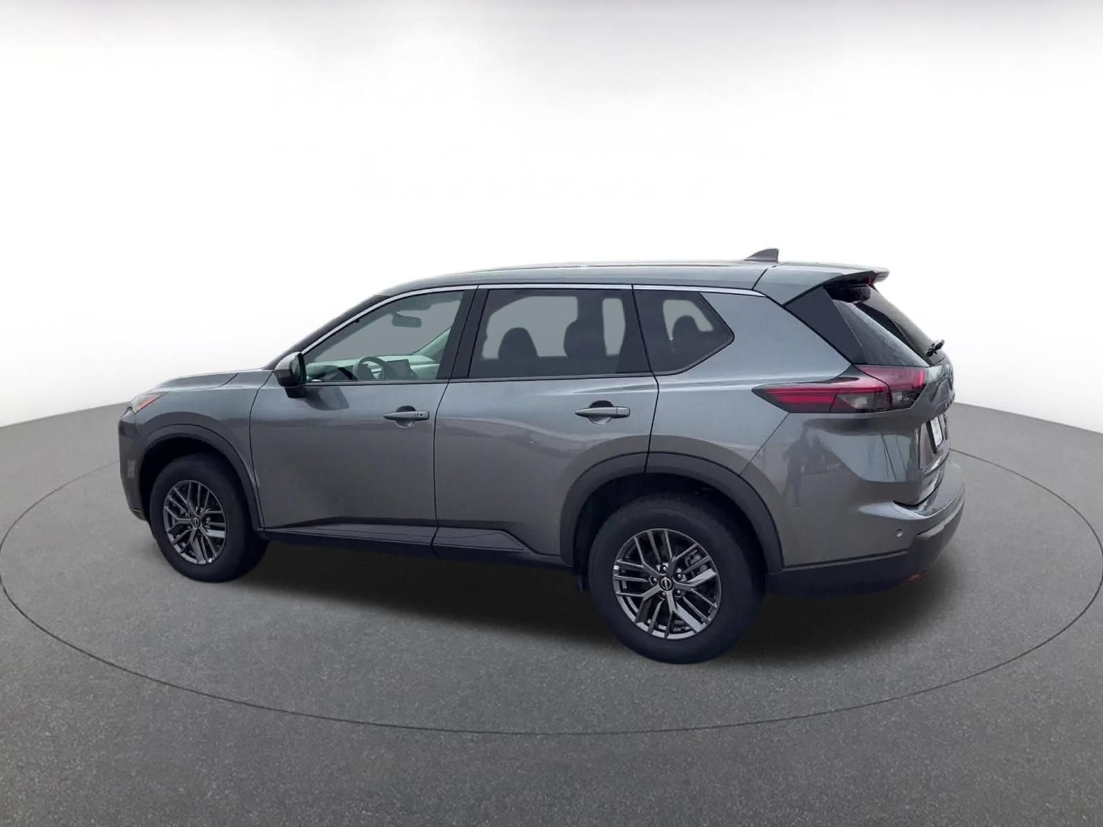 Used 2026 Nissan Rogue SV AWD/4WD image 9
