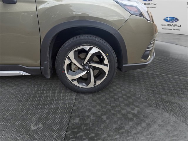 Used 2023 Subaru Forester Touring w/ Popular Package #2 image 9