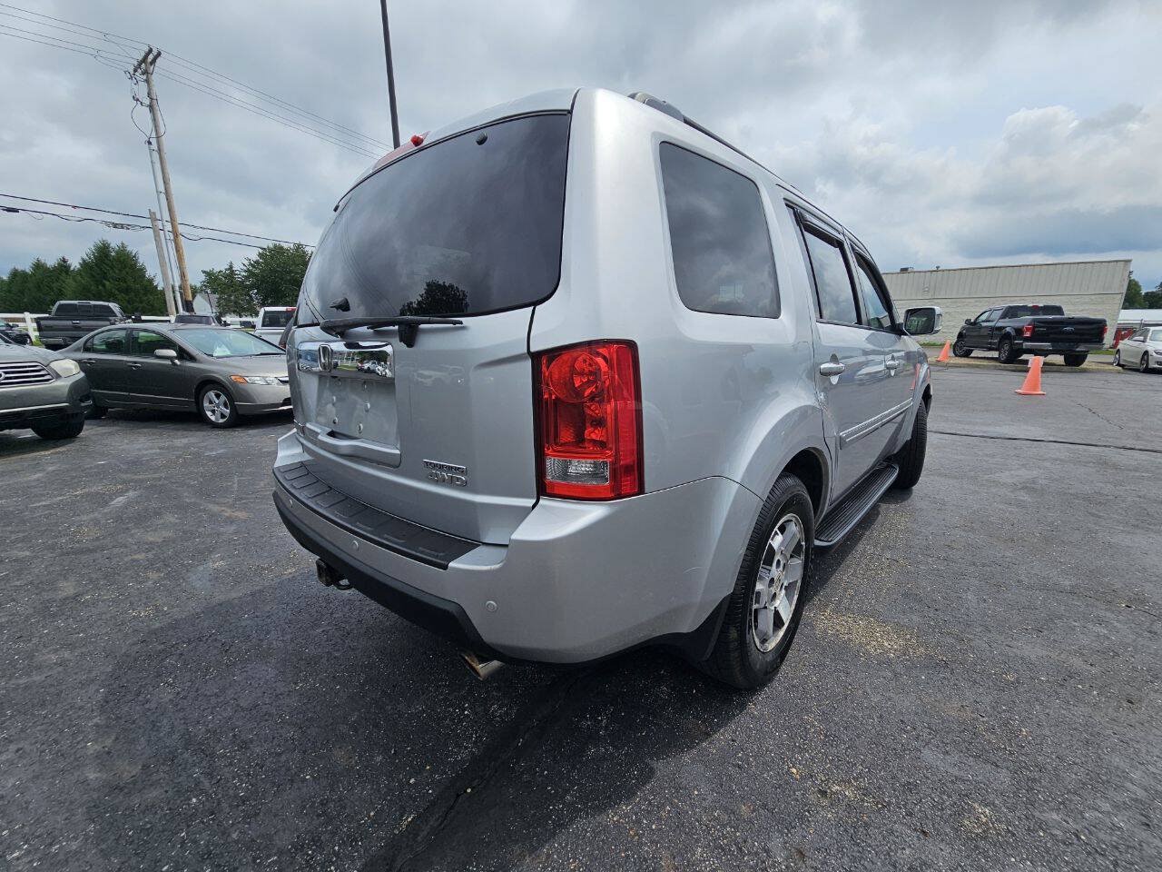 Used 2010 Honda Pilot Touring image 11