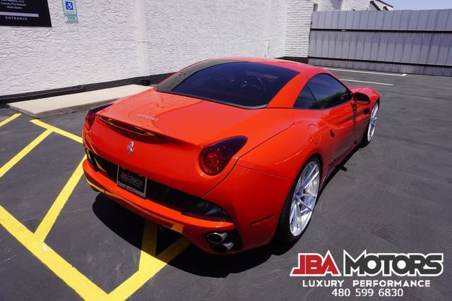 Used 2014 Ferrari California RWD image 13