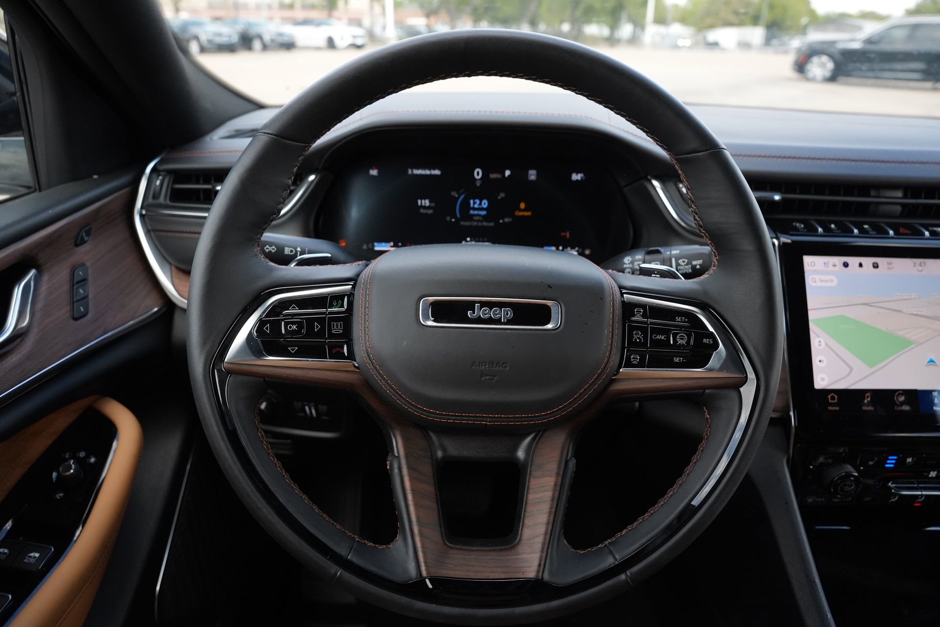 Used 2025 Jeep Grand Cherokee Summit AWD/4WD image 10