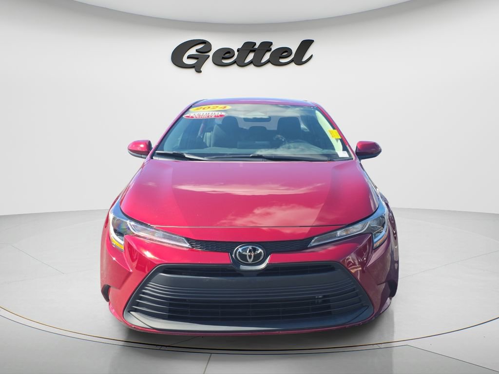 Used 2024 Toyota Corolla LE FWD image 2
