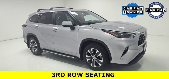 Used 2024 Toyota Highlander XLE image 1