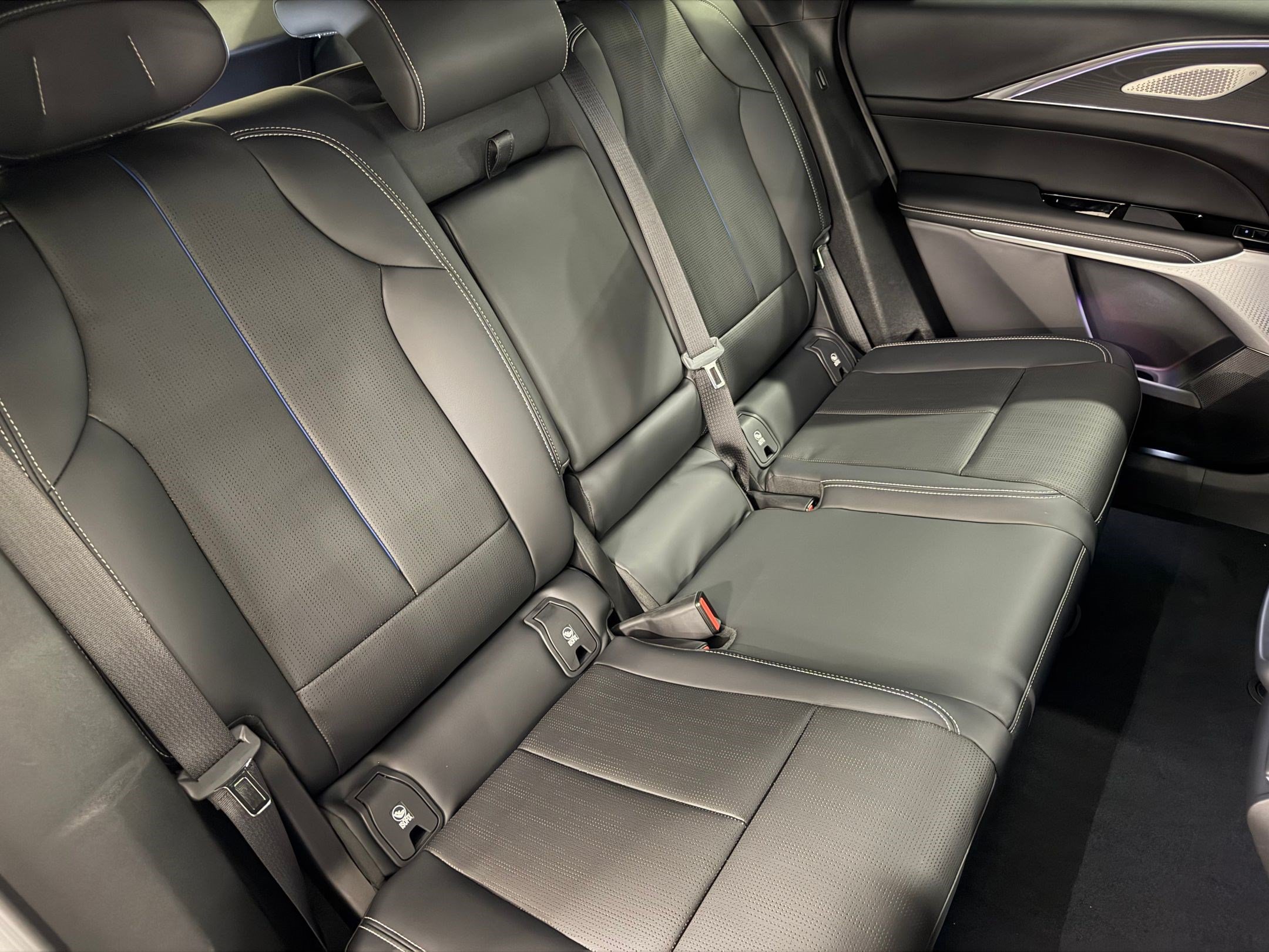 Certified 2024 Cadillac Lyriq Luxury RWD image 47