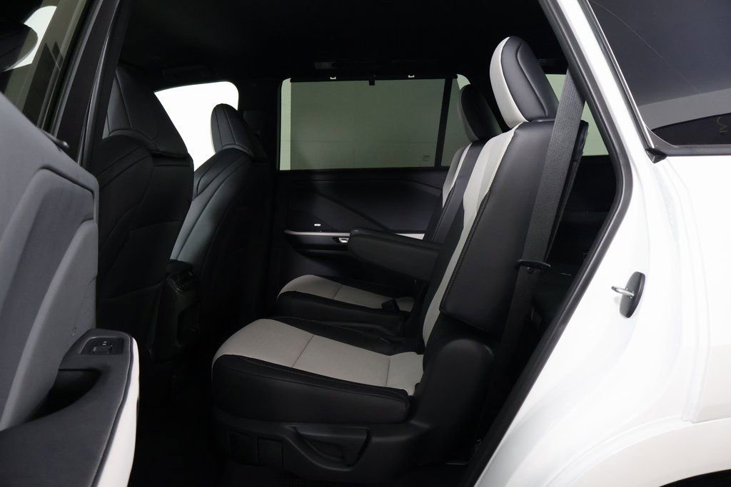 New 2026 Lexus TX 500h AWD image 6