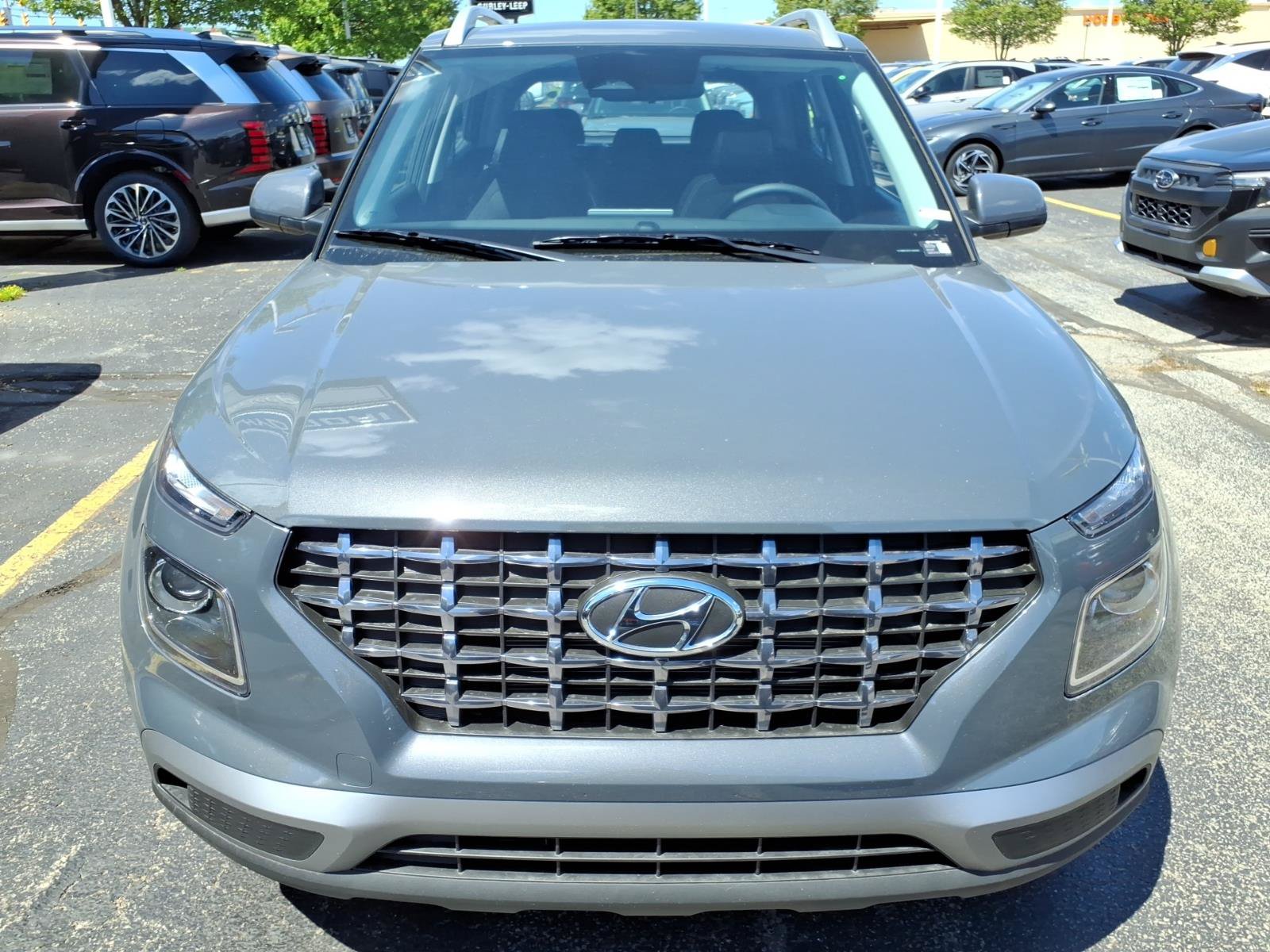 New 2026 Hyundai Venue SEL FWD image 2