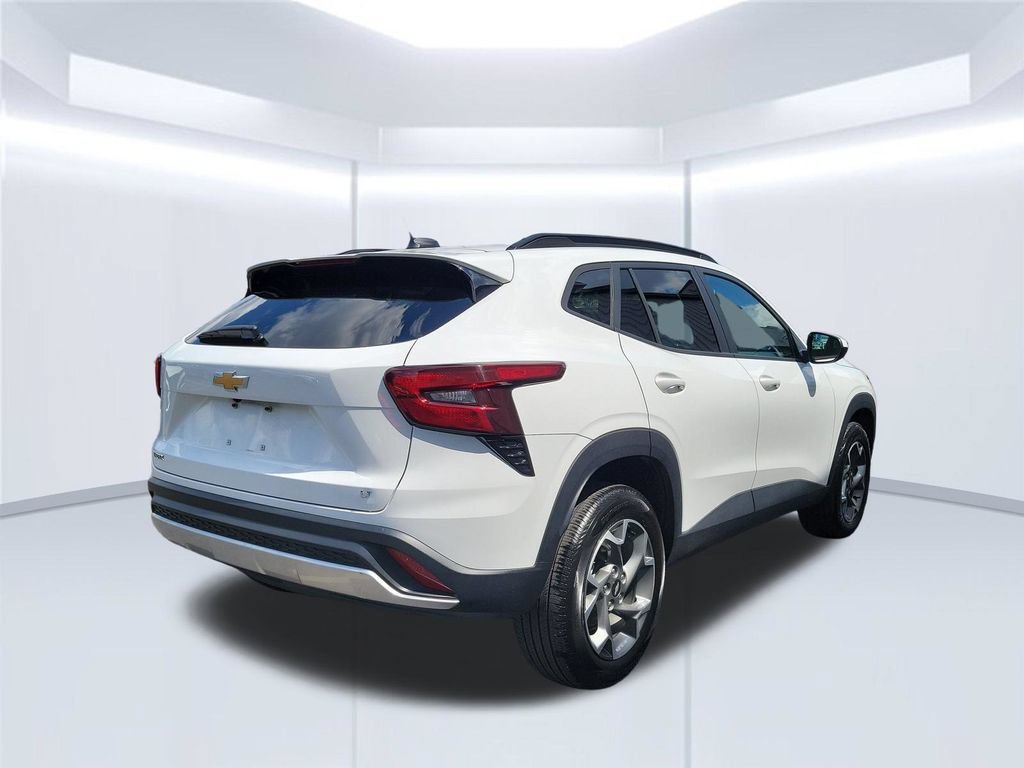 Used 2025 Chevrolet Trax LT FWD image 5