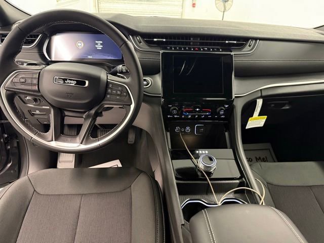 New 2026 Jeep Grand Cherokee Laredo AWD/4WD image 15