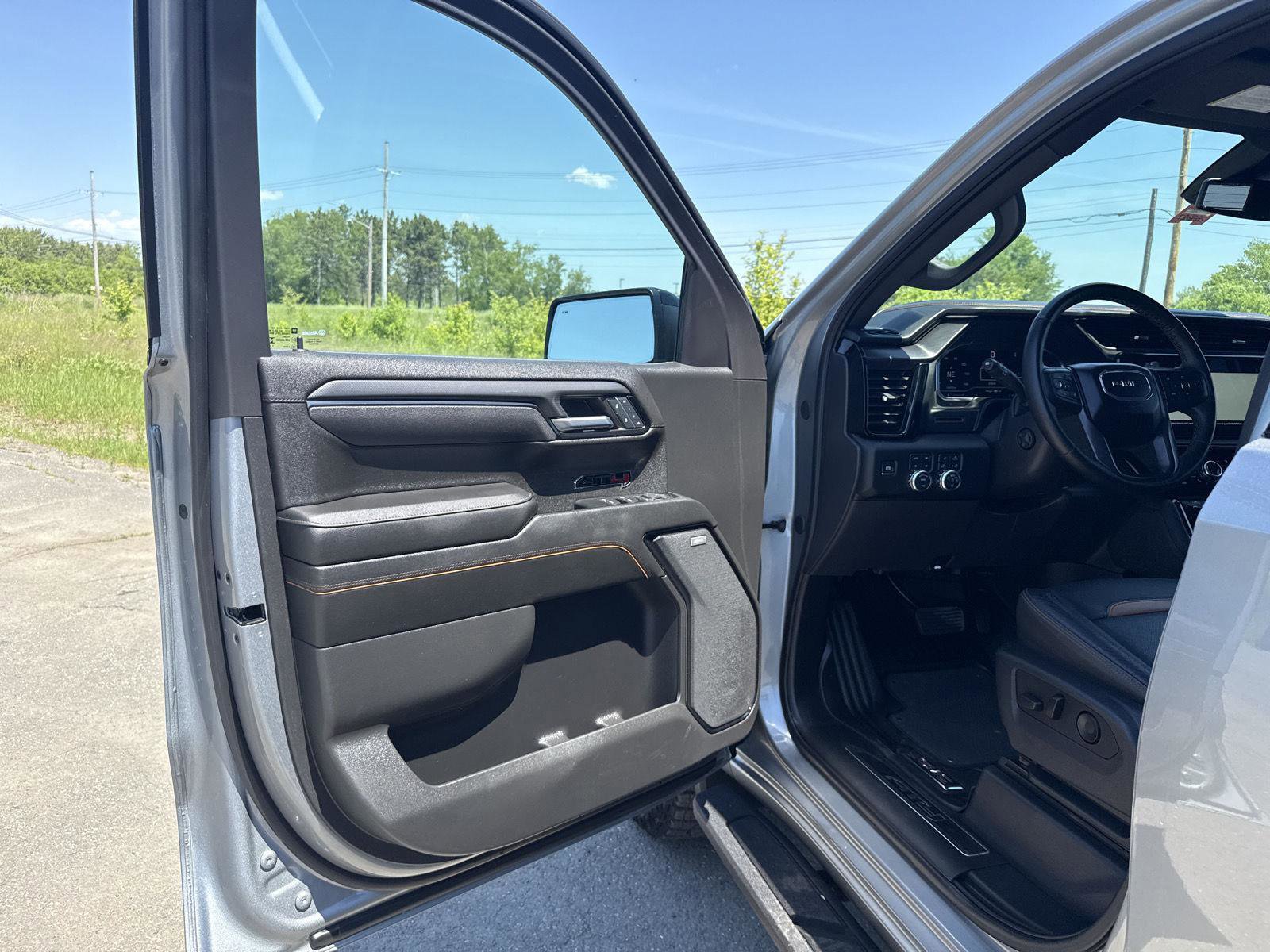 Used 2024 GMC Sierra 1500 AT4 w/ AT4 Premium Package AWD/4WD image 13