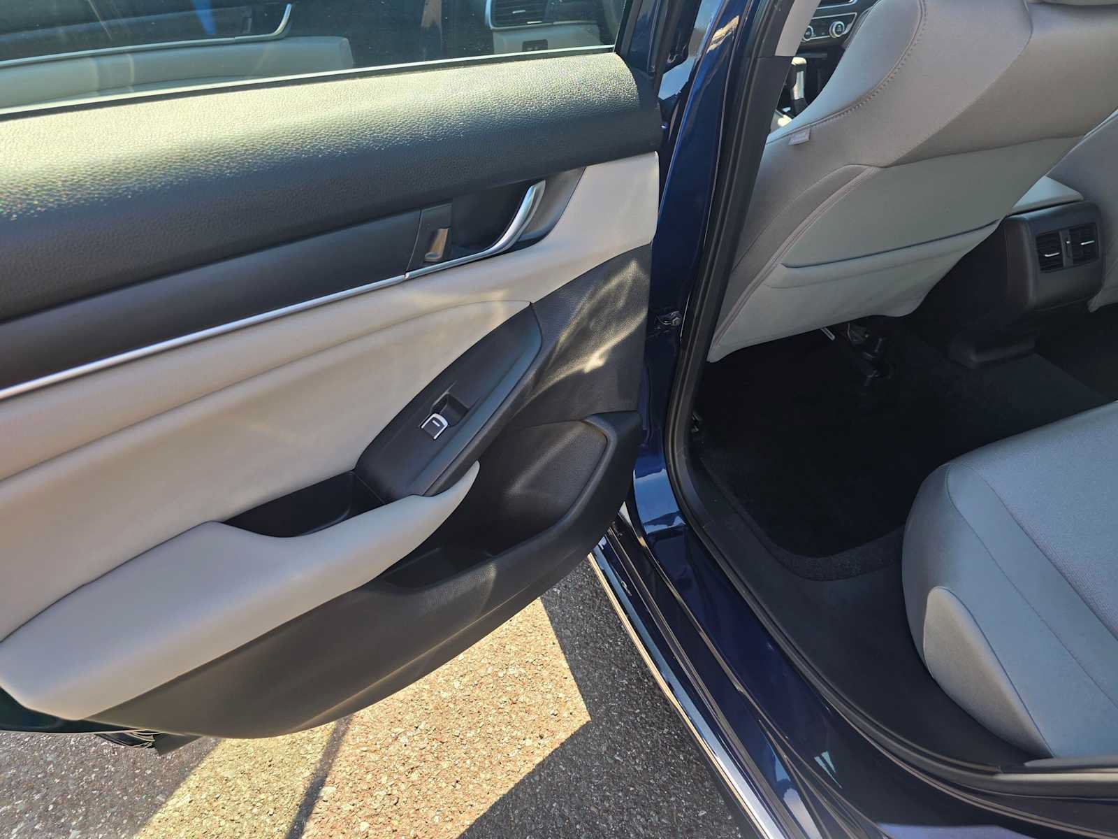 Used 2020 Honda Accord EX image 15