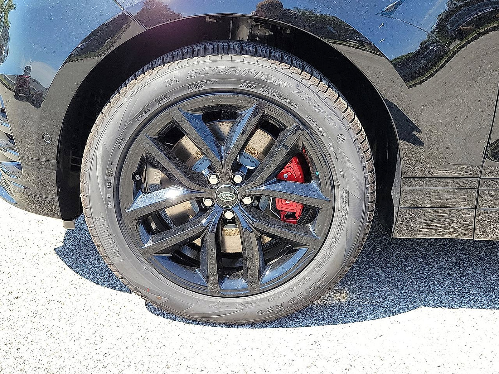 New 2025 Land Rover Range Rover Velar Dynamic SE image 13