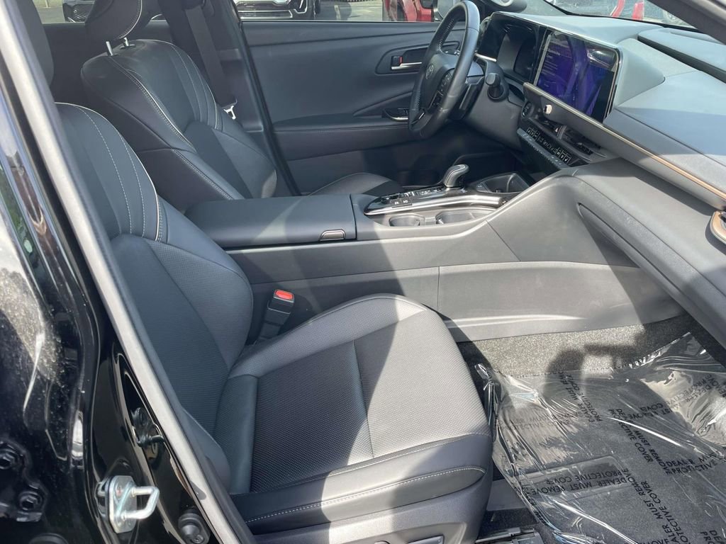 Used 2025 Toyota Crown Signia w/ Advanced Technology Package AWD/4WD image 48