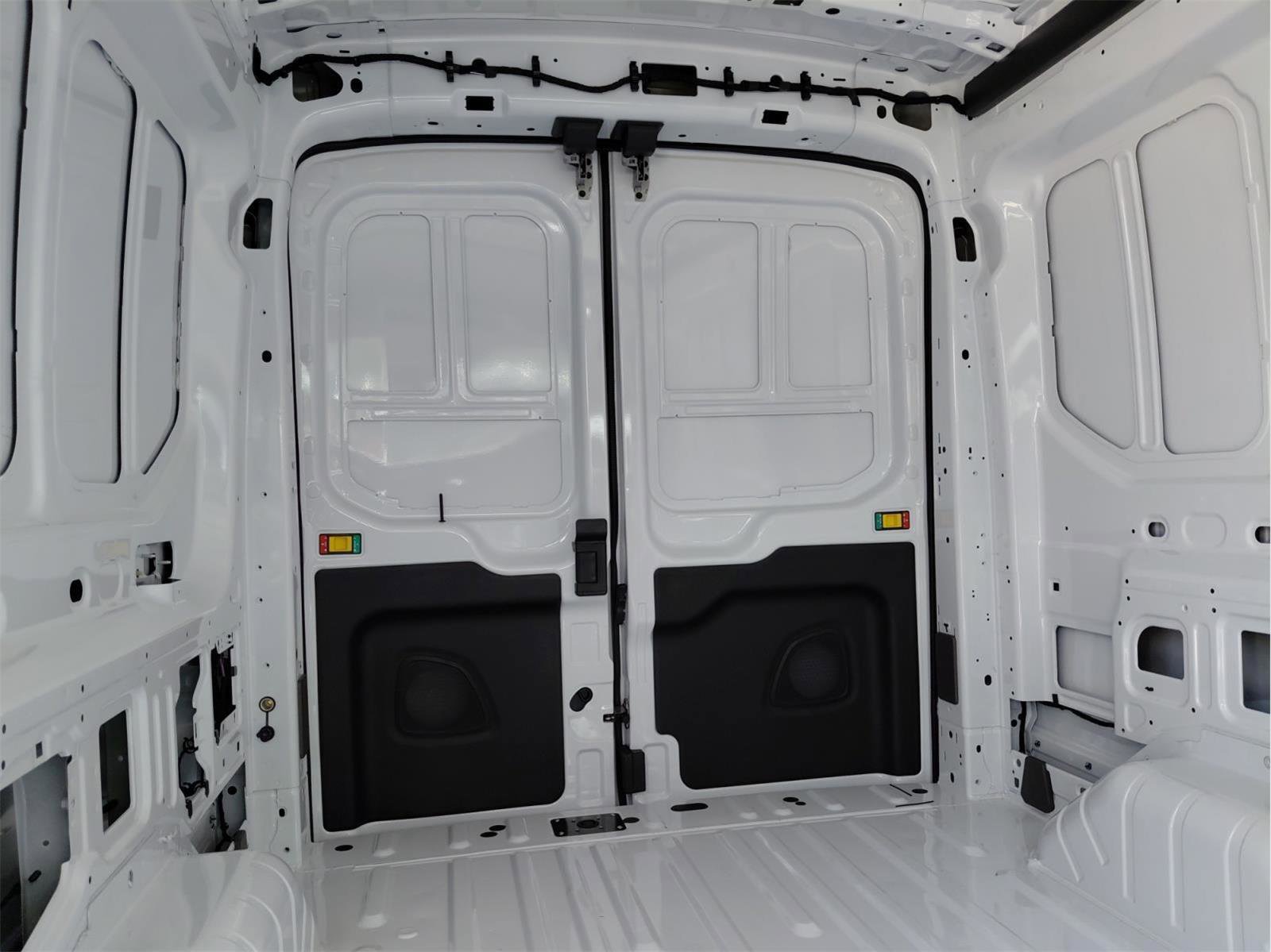 New 2025 Ford Transit 250 148 Medium Roof RWD image 20