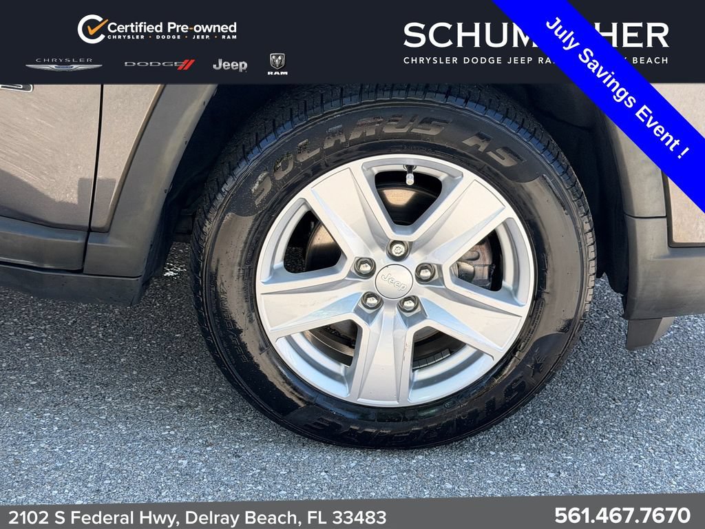 Certified 2022 Jeep Compass Latitude w/ Sun and Sound Group FWD image 9