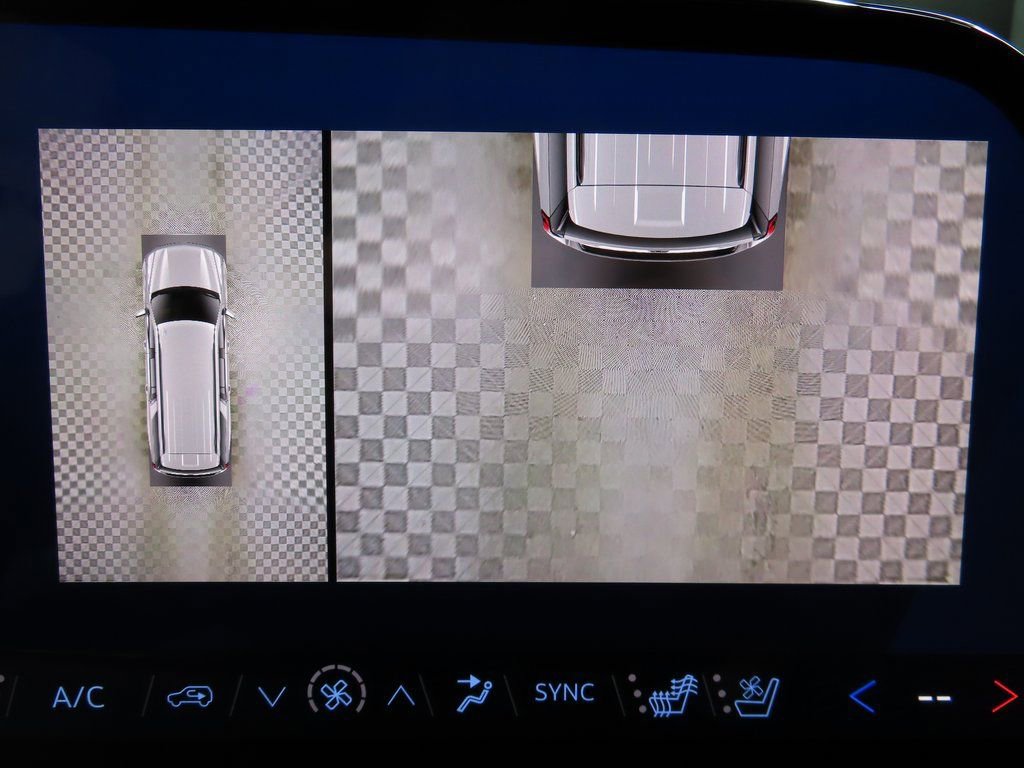 Used 2025 Chevrolet Suburban Premier image 20