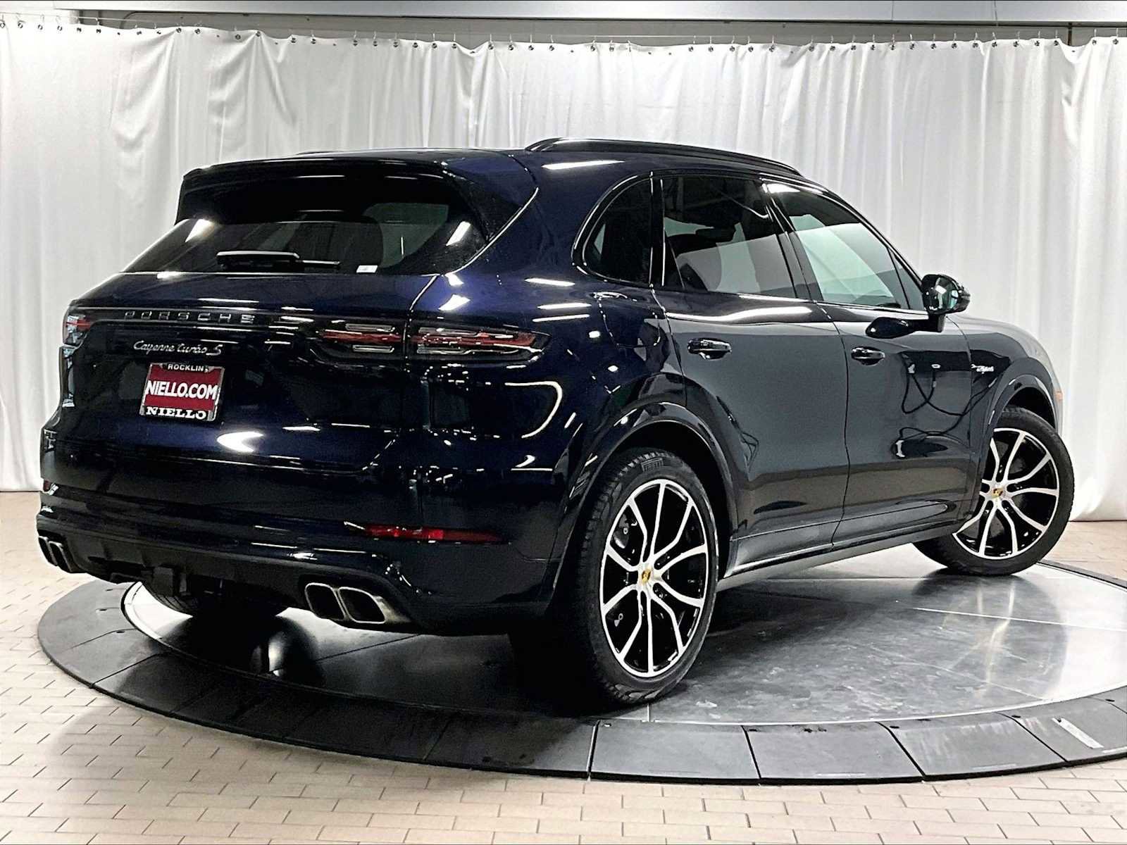 Used 2023 Porsche Cayenne Turbo S image 10