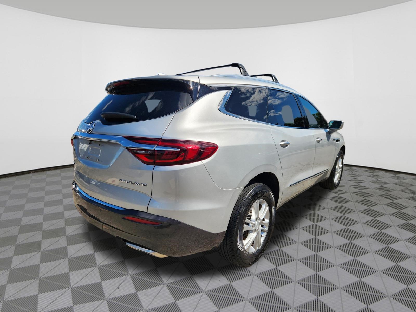 Used 2018 Buick Enclave Essence FWD image 4