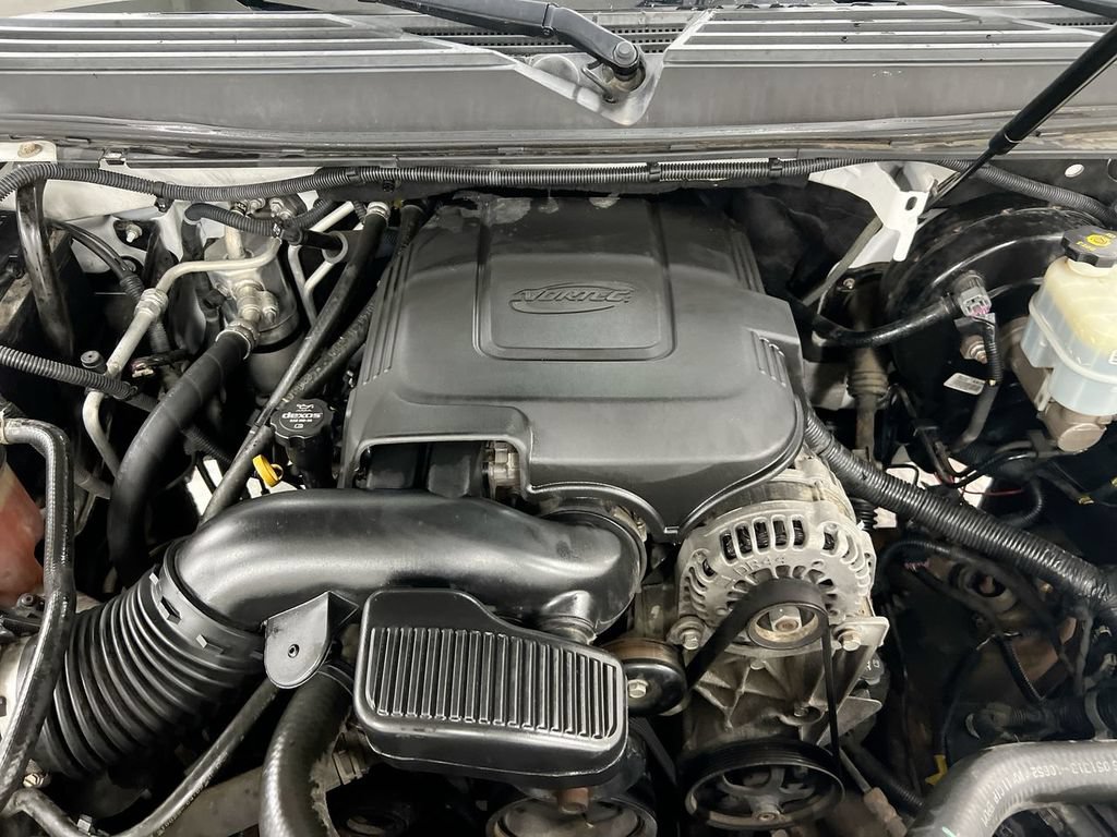 Used 2013 Chevrolet Tahoe LT AWD/4WD image 25