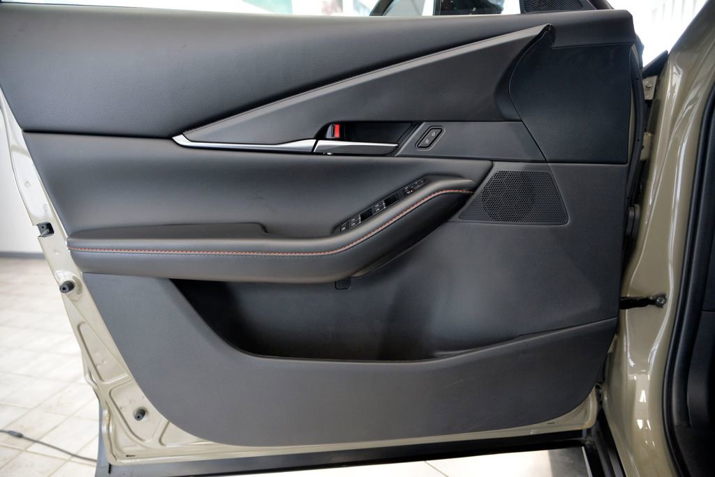 Certified 2025 MAZDA CX-30 Carbon AWD/4WD image 14