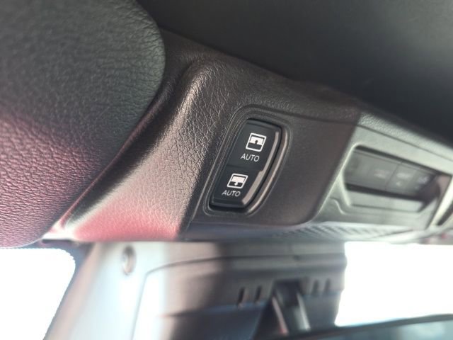 Used 2025 Jeep Wrangler Unlimited Sahara w/ Safety Group AWD/4WD image 27