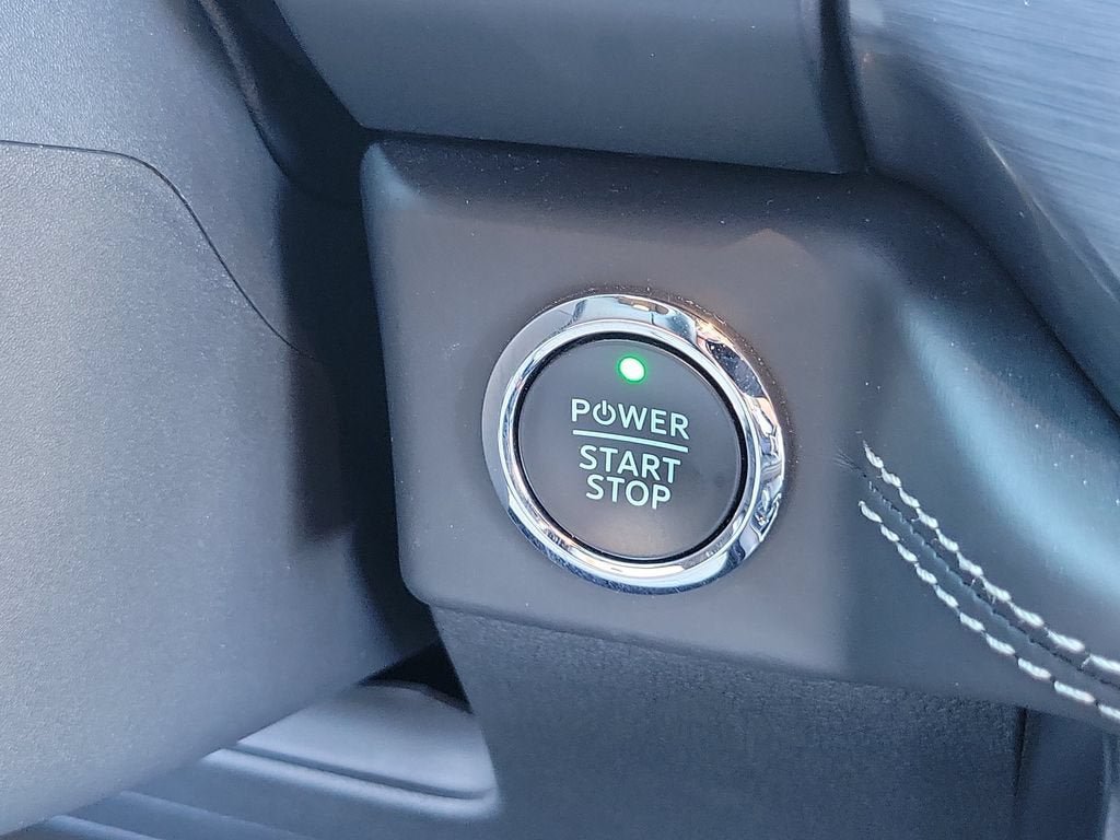 Used 2023 Ford F150 Lightning Platinum AWD/4WD image 29