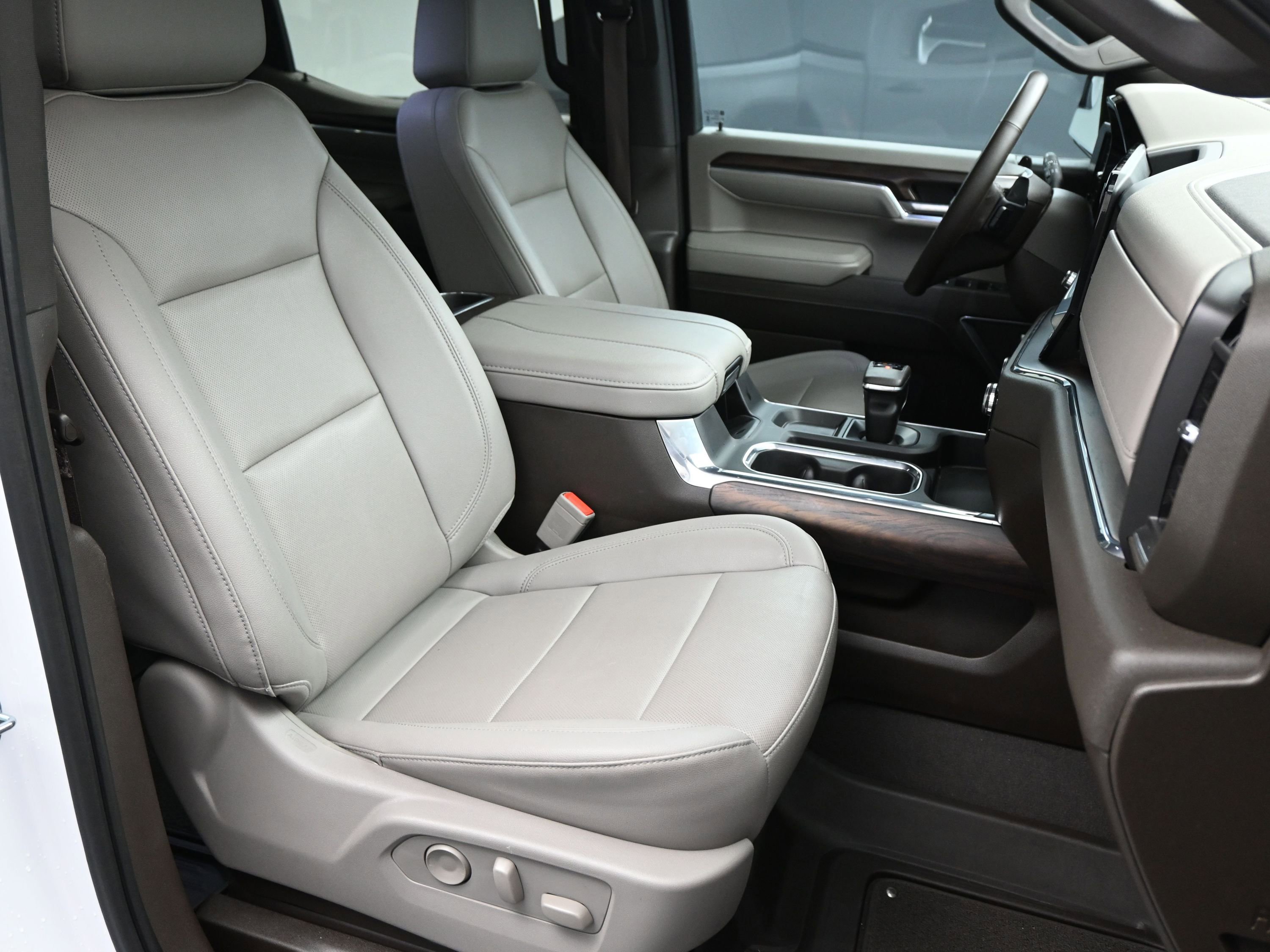 Used 2023 GMC Sierra 1500 SLT w/ SLT Premium Package image 17