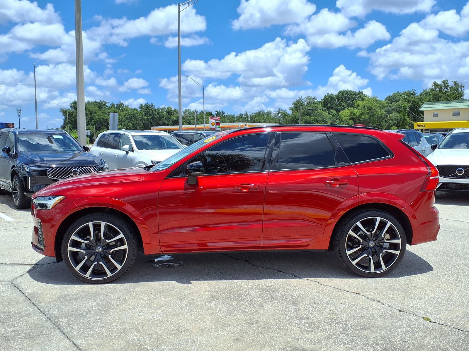 Used 2024 Volvo XC60 B5 Ultimate w/ Climate Package AWD/4WD image 4