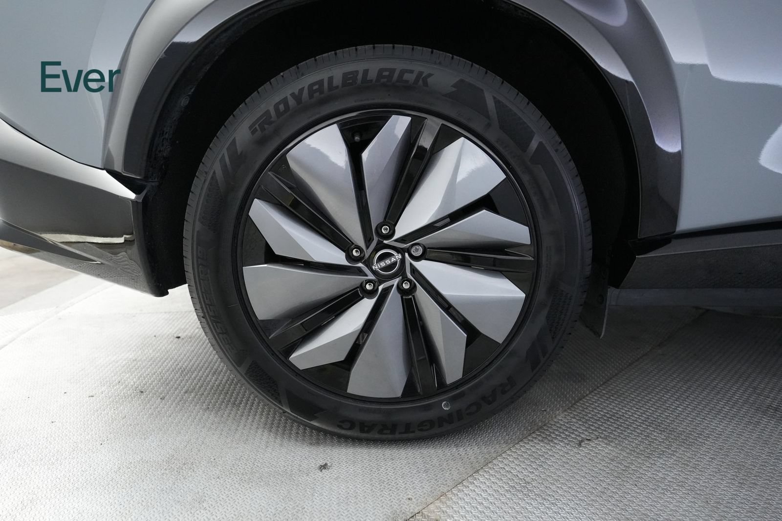 Used 2023 Nissan Ariya FWD image 22