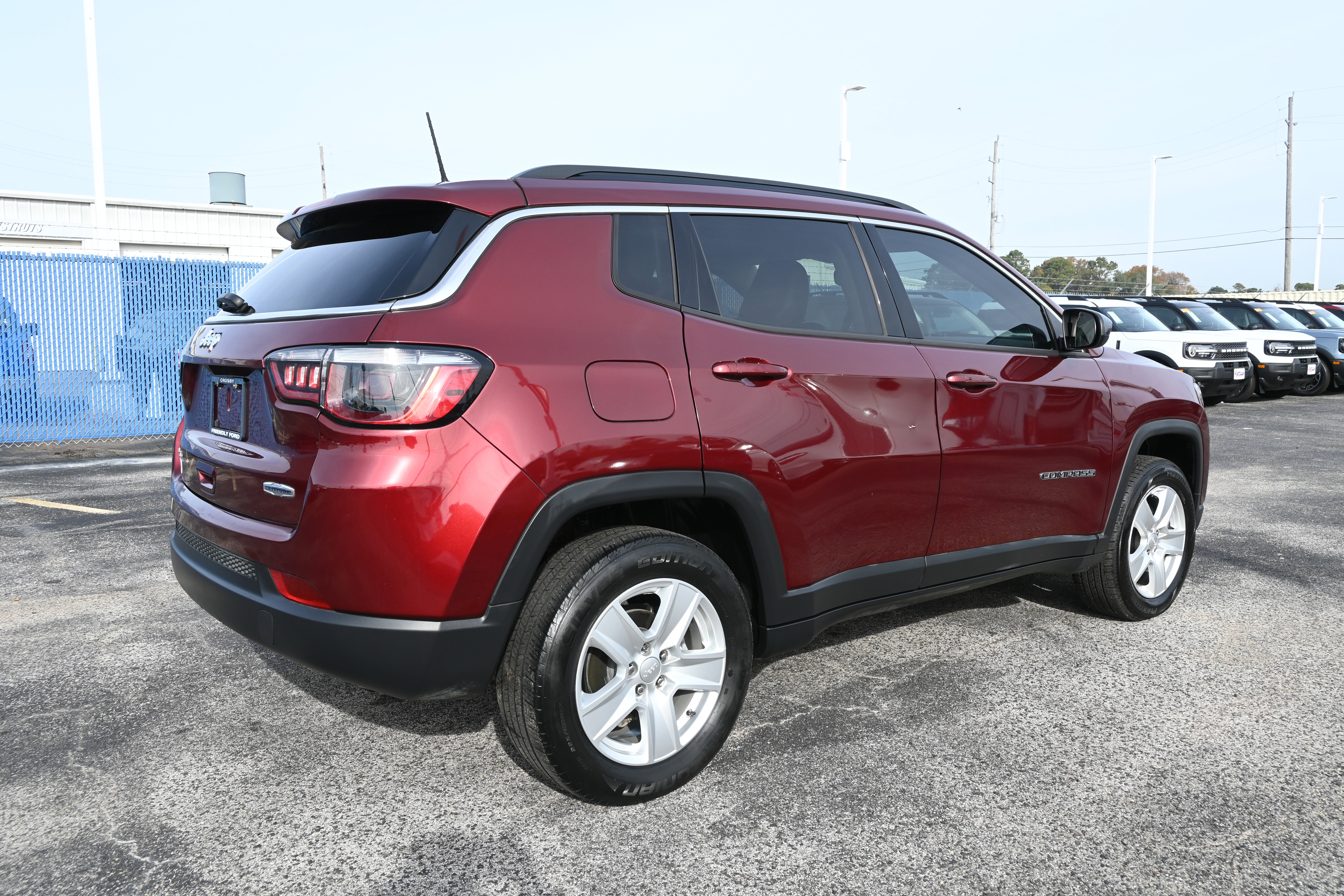 Used 2022 Jeep Compass Latitude image 2