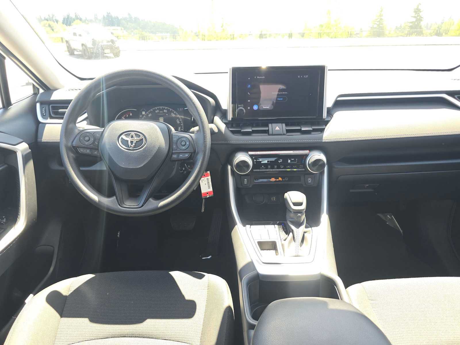 Used 2025 Toyota RAV4 LE AWD/4WD image 18