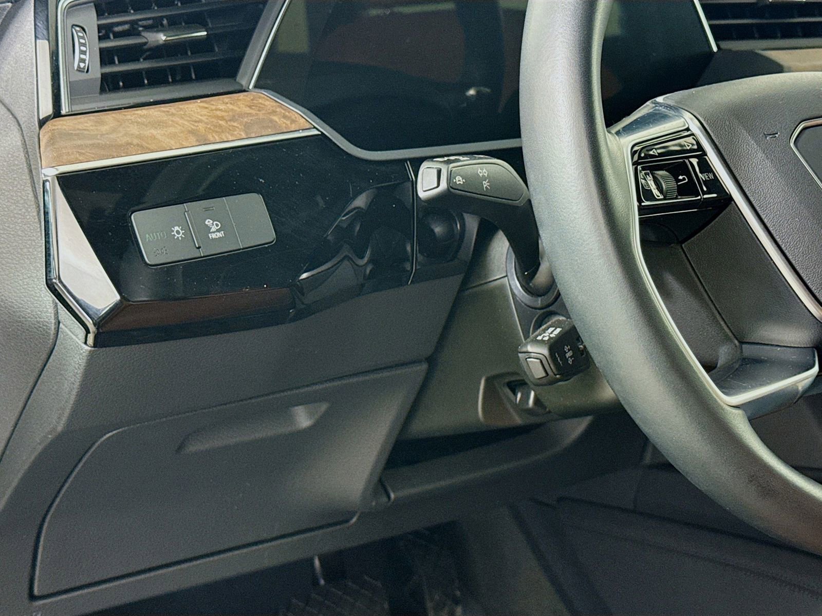 Certified 2023 Audi e-tron Premium w/ Convenience Plus Package image 13