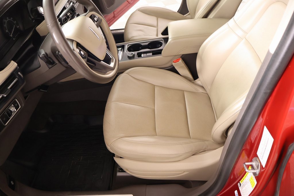 Used 2021 Lincoln Corsair AWD w/ Premium Package image 12