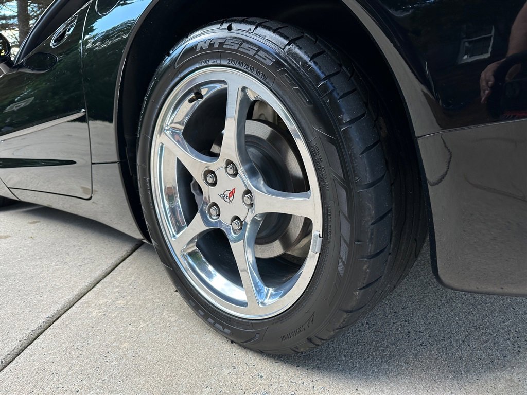 Used 2004 Chevrolet Corvette Convertible w/ Preferred Equipment Group image 23