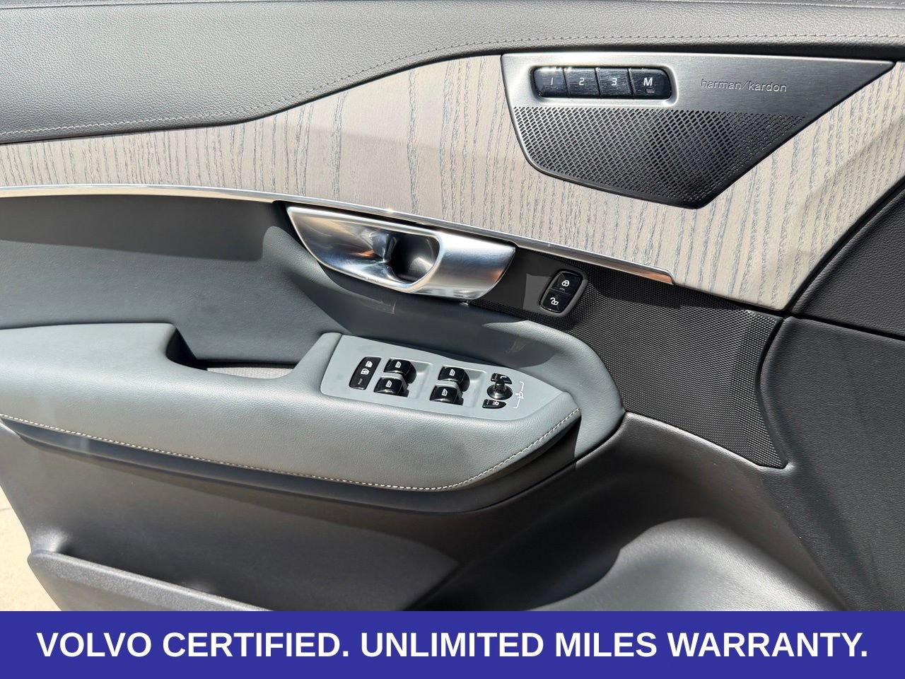 Certified 2024 Volvo XC90 T8 Ultimate w/ Protection Package Premier AWD/4WD image 27