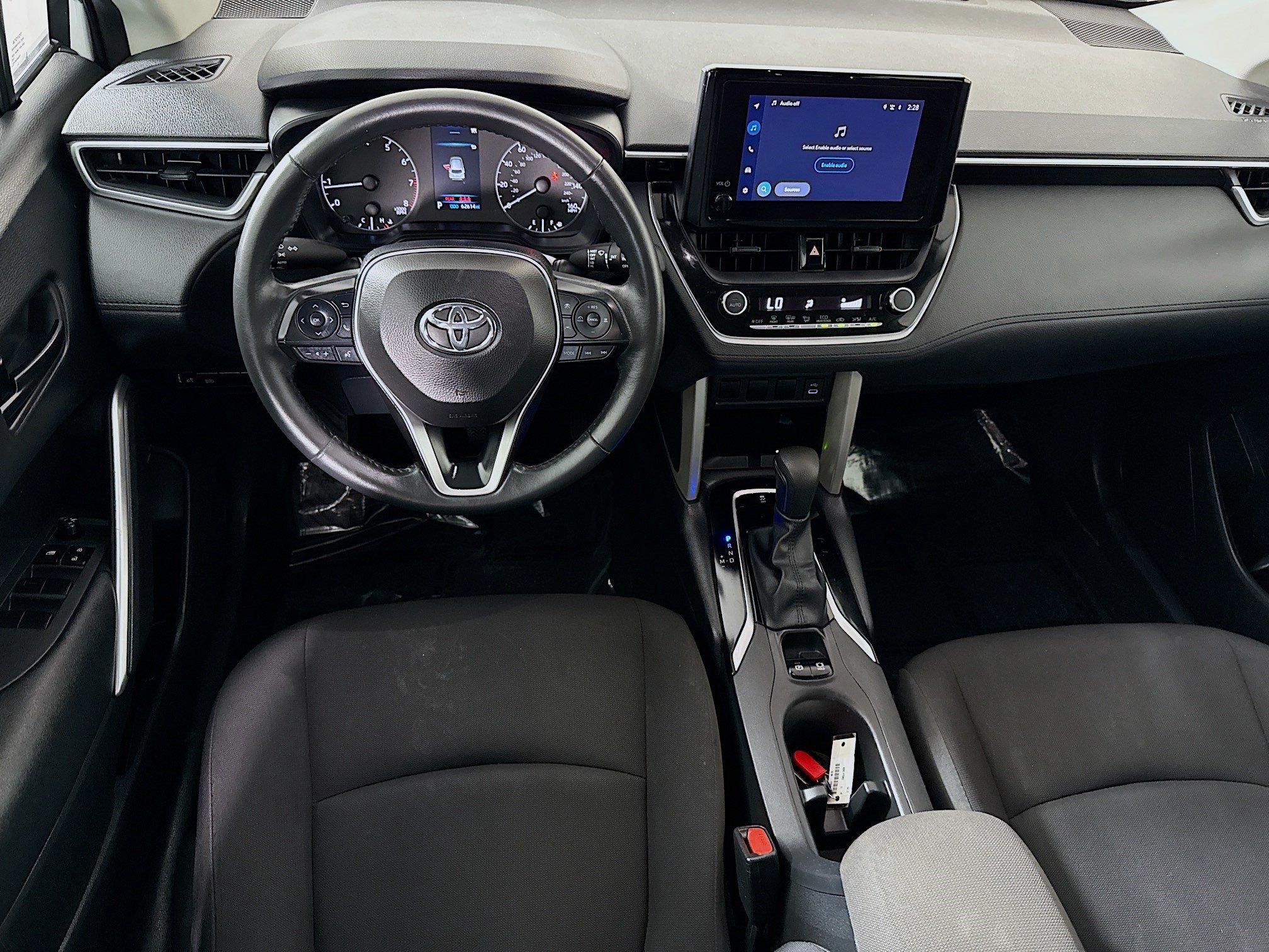 Used 2024 Toyota Corolla Cross LE FWD image 17