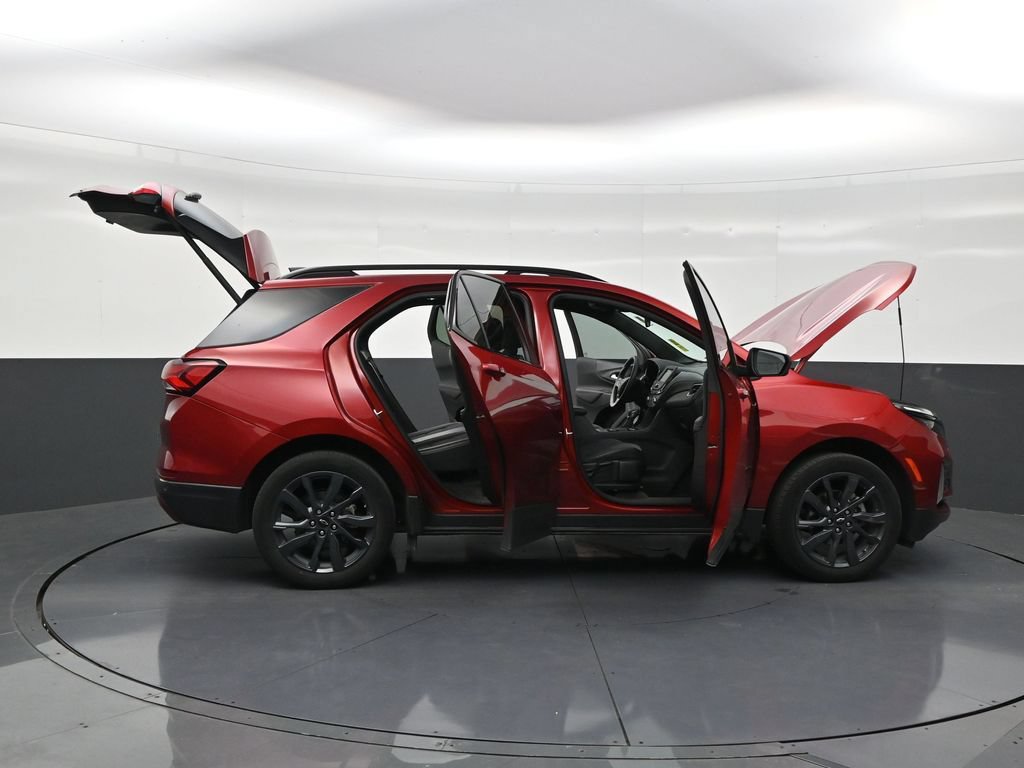 Used 2024 Chevrolet Equinox RS FWD image 28