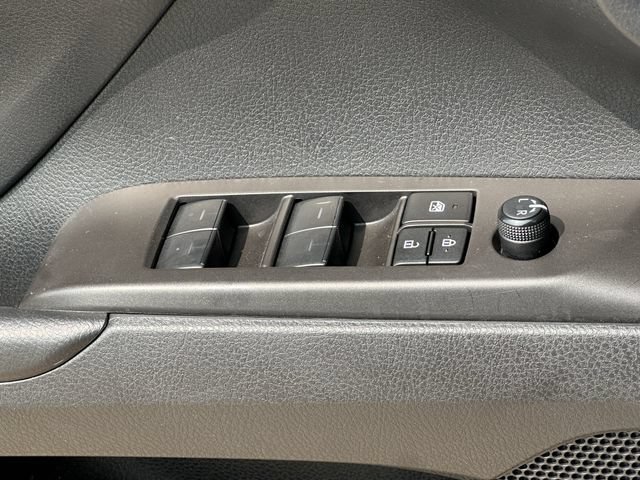 Used 2023 Toyota Camry SE FWD image 22