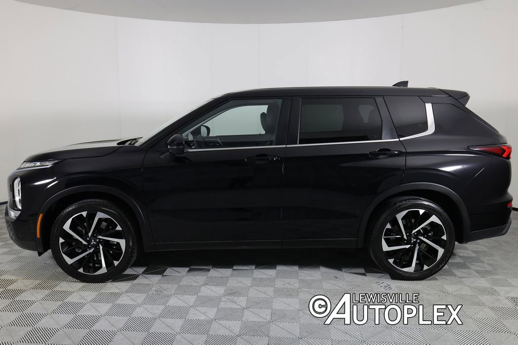Used 2022 Mitsubishi Outlander SE image 8