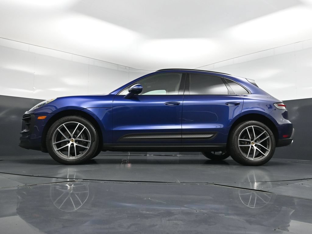 Used 2024 Porsche Macan AWD/4WD image 23