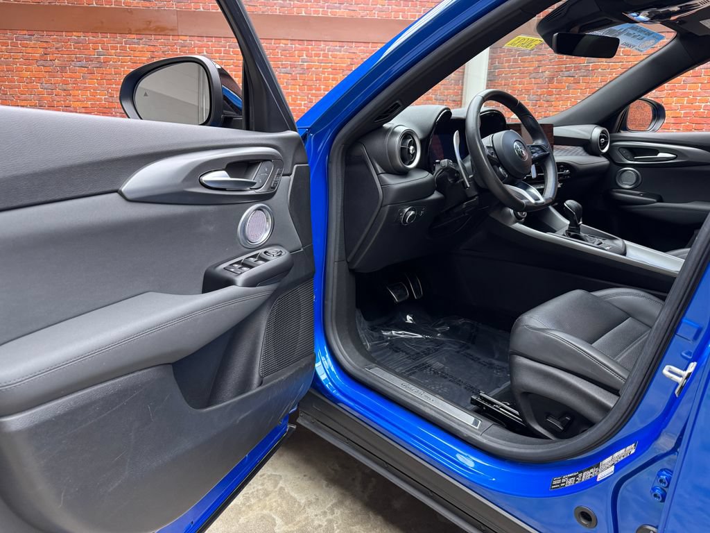Used 2024 Alfa Romeo Tonale Veloce AWD/4WD image 10