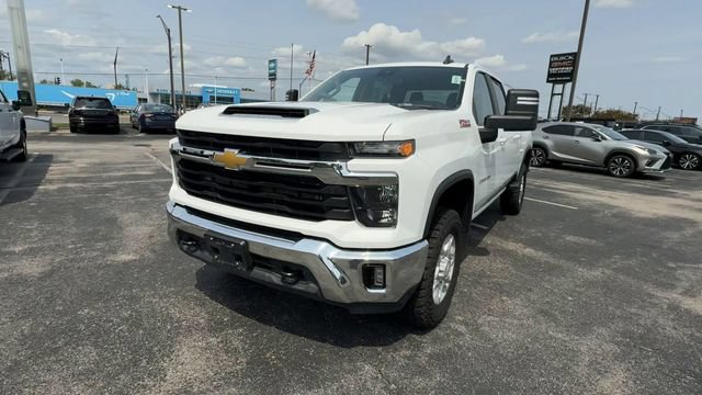 Used 2025 Chevrolet Silverado 2500 LT AWD/4WD image 4