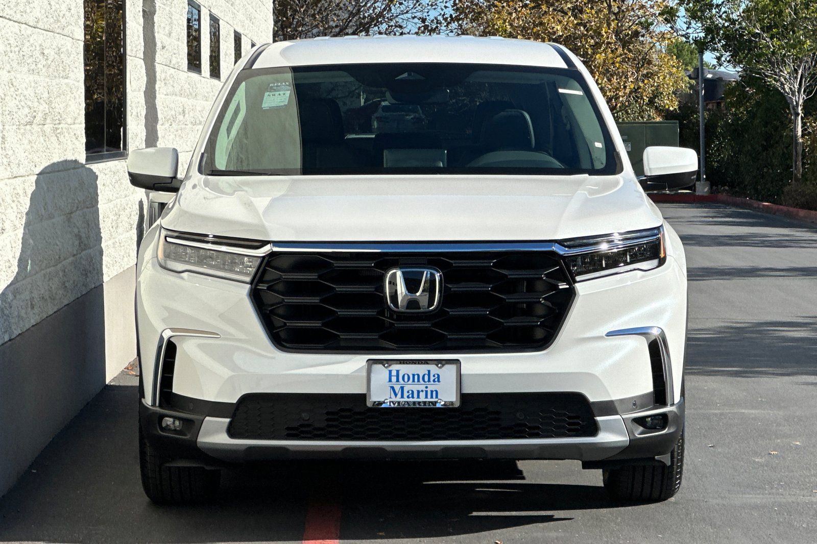 New 2025 Honda Pilot EX-L image 2